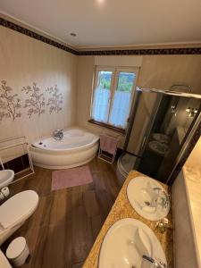 Ένα μπάνιο στο Dom Nad Świerzówką