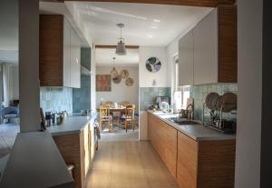 Η κουζίνα ή μικρή κουζίνα στο Dom Nad Świerzówką +51 φωτογραφίες