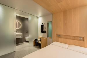 Zedwell Piccadilly Circus客房内的一张或多张床位