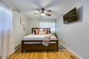 Katil atau katil-katil dalam bilik di Cozy Spacious and Modern with 3 BR