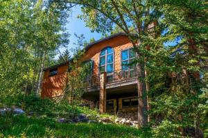 Zahrada ubytování Secluded Single Family Home In BC, Views, Hot Tub