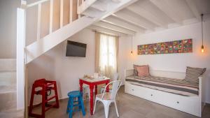 Μια τηλεόραση ή/και κέντρο ψυχαγωγίας στο Chic & Modern Apartments with swim access