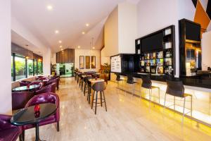 Lounge nebo bar v ubytování Smart Cancun the Urban Oasis