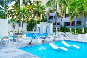Bazén v ubytování Smart Cancun the Urban Oasis nebo v jeho okolí