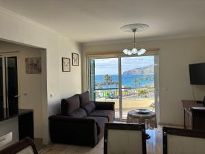 Μια τηλεόραση ή/και κέντρο ψυχαγωγίας στο 4 Saints apartement