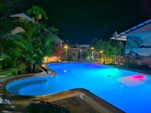 Bazén v ubytování Ong Lang Bay Resort nebo v jeho okolí
