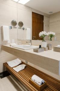Um banheiro em Hotel Fasano Belo Horizonte