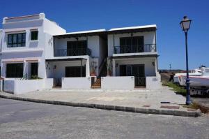 Gallery image of Apartamentos El Charcon in Arrieta
