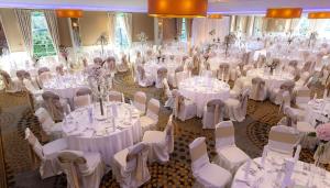Ein Restaurant oder anderes Speiselokal in der Unterkunft Radisson BLU Hotel and Spa, Limerick 