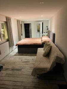 Predel za sedenje v nastanitvi vitalpha lodge