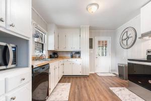 Imagem da galeria de Spacious Farmhouse Ranch Near Mobile em Tillmans Corner