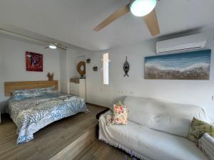 Postel nebo postele na pokoji v ubytování Monacodeluxe super equipado muy nuevo