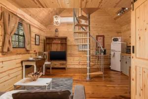 Køkken eller tekøkken på The Snug Nest Nestled in Canopy Woods