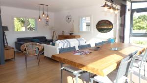 Χώρος καθιστικού στο Confortable maison avec piscine a Larmor Baden +33 φωτογραφίες
