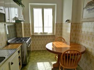 Kuchyň nebo kuchyňský kout v ubytování Tina's house