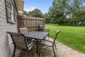 Κήπος έξω από το Townhomes Near the Bay - #3