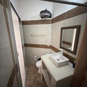 Koupelna v ubytování Bungalows El chalet de la condesa