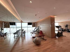 Carson C - Spacious Studio with Golf Course Views的健身中心和/或健身设施