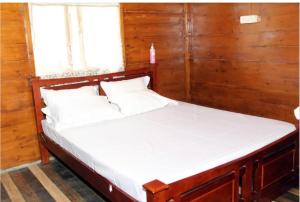 Afbeelding uit fotogalerij van Sandy Eco Woodhouse - 2 Bhk in Ooty +13 foto's