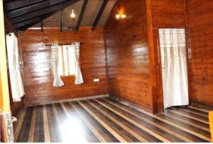 Afbeelding uit fotogalerij van Sandy Eco Woodhouse - 2 Bhk in Ooty