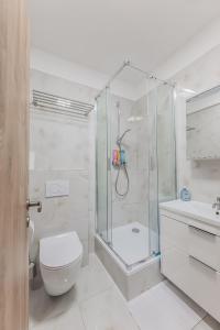 Ένα μπάνιο στο Flat Near Prague Castle Stylish & Prime Location 5 +22 φωτογραφίες