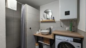 Galería fotográfica de Ferienwohnung Guri en Selce 14 fotos más