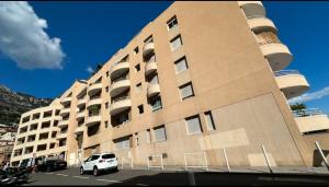 Budynek, w którym mieści się apartament