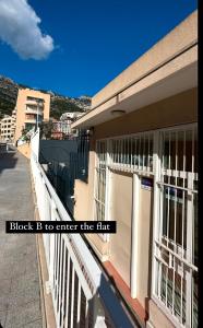 Balkon lub taras w obiekcie Mari stunning apartment next to Monaco with a sea view terrace