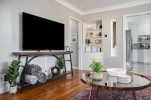 Η κουζίνα ή μικρή κουζίνα στο Charming Benson Home Fenced Yard & BBQ +35 φωτογραφίες