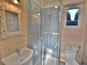 Koupelna v ubytování Comfortable holiday home with a terrace, Ustronie