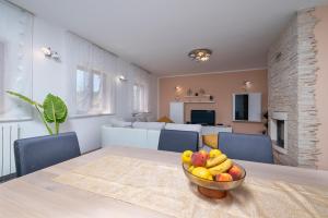 Kuchyň nebo kuchyňský kout v ubytování Holiday home in Šušnjevica with swimming pool