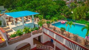 Bazén v ubytování Hotel Encino Malecón Centro Puerto Vallarta nebo v jeho okolí