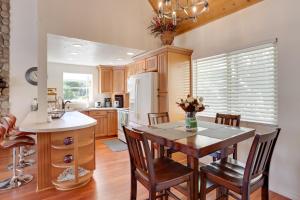 Gallery image of Lake and Mountain-View Home Walk to Downtown! in Crestline