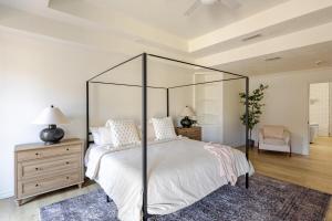 Ένα ή περισσότερα κρεβάτια σε δωμάτιο στο Stylish and spacious 3 bedroom house +23 φωτογραφίες