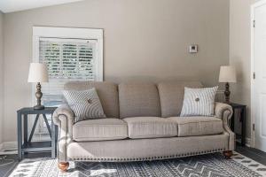 Galeriebild der Unterkunft Old Dauphin Way Historic Home - Unit 3 in Mobile