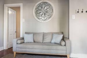 Galeriebild der Unterkunft Old Dauphin Way Historic Home - Unit 4 in Mobile