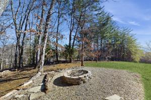 Gallery image of Hatters Hide A Way in Kodak