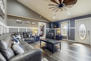 Gallery image of Hatters Hide A Way in Kodak