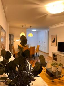 Una televisión o centro de entretenimiento en La casa de Cris 26 fotos más