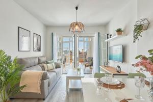 Et opholdsområde på FARO I Lovely Apartment with Sunny Terrace, Barbacoa Pet Friendly in Mijas Costa & Fuengirola