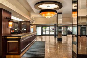 Vstupní hala nebo recepce v ubytování Coast Prince George Hotel by APA