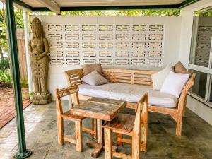 Χώρος καθιστικού στο Drift Beach House Getaway +6 φωτογραφίες