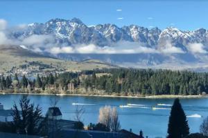Gambar di galeri bagi Spectacular VIEWS 2 Bedrooms & BIG DECK di Queenstown +40 gambar