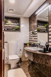 Koupelna v ubytování Nile pearl Cairo Maadi Apartment luxury