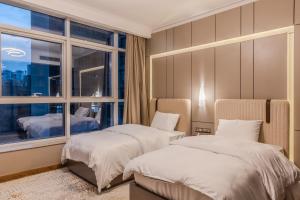Postel nebo postele na pokoji v ubytování Nile pearl Cairo Maadi Apartment luxury