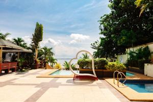 Piscina di Palmbeach Resort & Spa Mactan, Cebu o nelle vicinanze