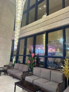 Posezení v ubytování فندق نجمة ذاخر توصيل مجاني للحرم - Zakher Star Hotel Free Shuttle Service