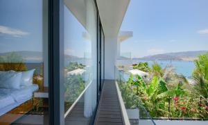 Photo de la galerie de l'établissement Ocean View Luxury Retreat - Private Villa by Nest Group, à Nha Trang