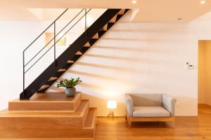 Private luxury villa with ocean view Shodoshima的休息区