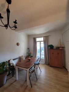 Fotografia z galérie ubytovania Appartement Terrasse Cotignac v destinácii Cotignac